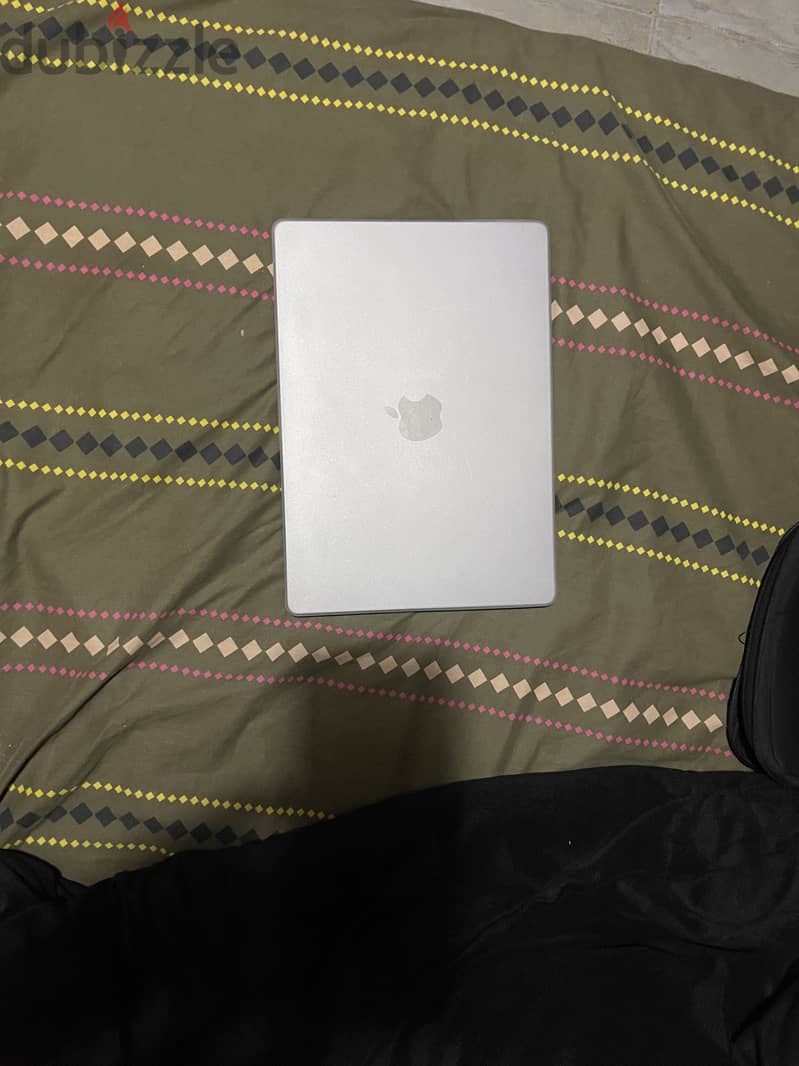 Macbook pro 2021 14 inch 1