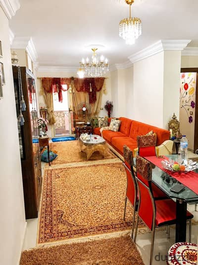 وحدة سكنية مميزة للبيع  في جليم(بحر جانبي) المساحة : 110م