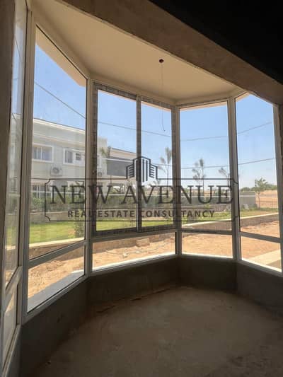 Best Price for a mansion 1000 meter + overlooking GOLF for sale in Hyde Park with the biggest land in project