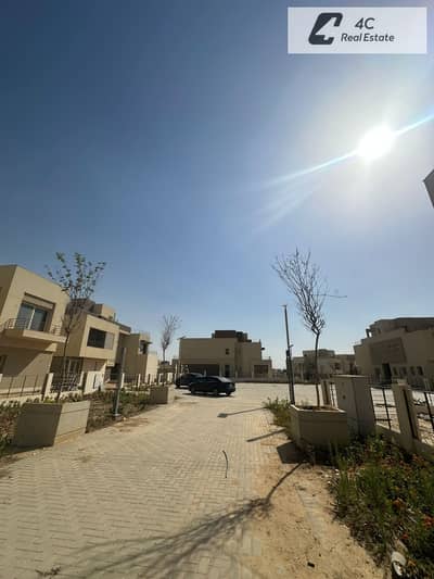 فيلا للبيع استلام فوري 384متر علي تبة عليا في palm hills new cairo مكان مميز جدا Type e3