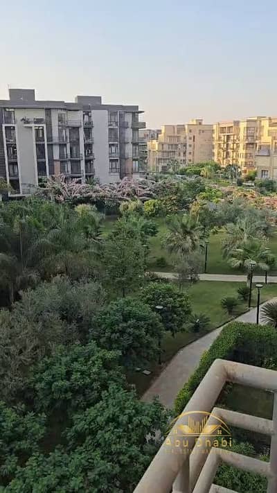 شقه 125 م للايجار بمدينتي B8)   Group 86) تشطيبات الشركه بحاله ممتازه ( اول سكن )