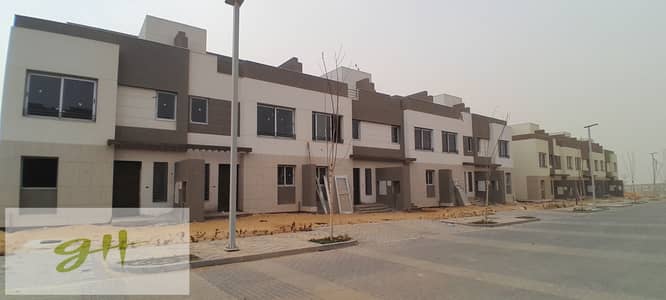 Town house Ready to move for Sale in Palm Hills New Cairo