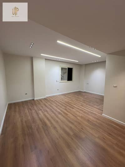 Apartment for sale Ground floor with garden in Al-Andalus Super Lux finishing in the Fifth Assembly two minutes from the Southern ninety and next to the compound Mufida complete finishing