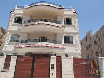 رووف للبيع 410 متر غرب سوميد 6 اكتوبر مع رخصة مباني جاهزة 75% فيو لاند سكيب يصلح وحدتين مع وجود اسناسير شغال واجهه حديثة بسعر يصلخ للاستثمار والسكن