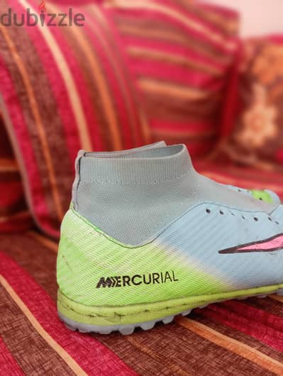 ترتان Nike Mercurial حالة ممتازة