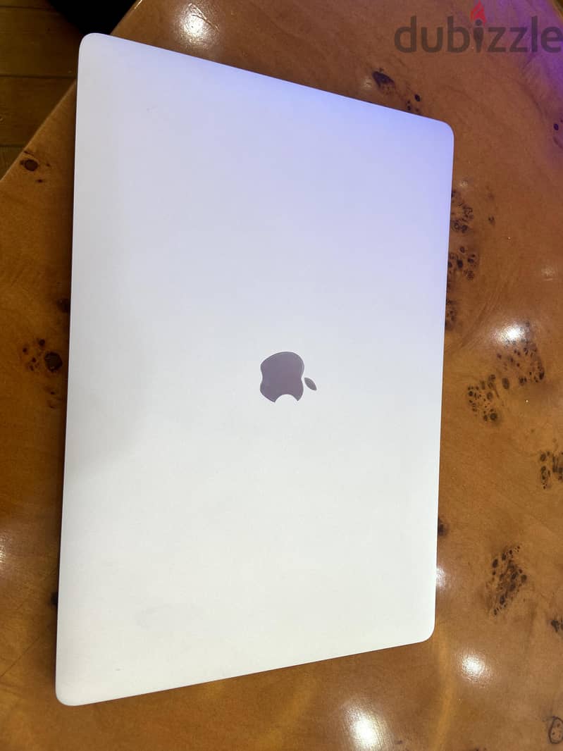 MacBook pro 16 (2019) 1