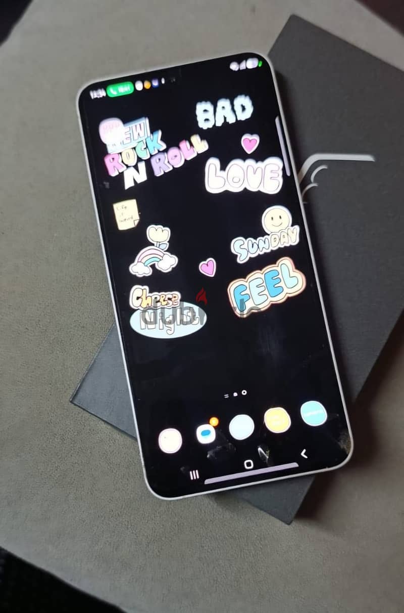 Samsung S25 FE 4