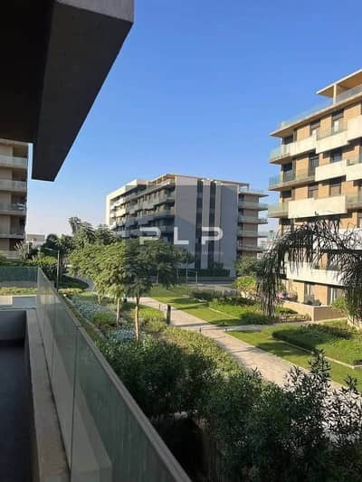Townhouse for sale, fully finished and ready for immediate occupancy, in the most prestigious compound in Shorouk City  Al Burouj Compound