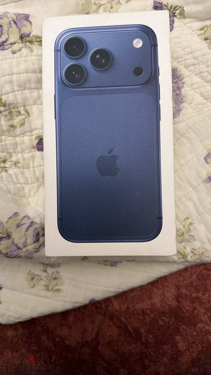 Apple - iPhone 17 Pro 3