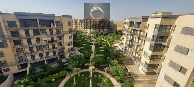 شقة 143م للبيع بأرقى مراحل مدينتي B8 و تطل على وايد جاردن