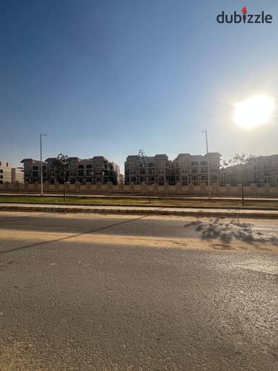 لسرعة البيع بكمبوند لؤلؤة القاهرة الجدبدة بالتجمع الخامس أرض الجمعيات شقة 152م + حصة في الجراج 22 م