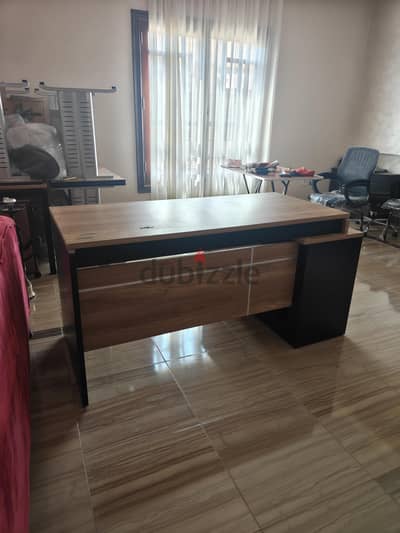 مكتب اوفيس office desk