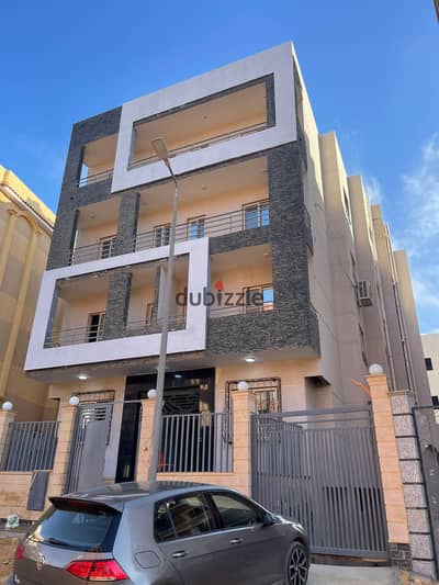 Apartment 170 + garden for sale, ready to move in, in Andalusia, with a 50% down payment and the rest over 12 months.