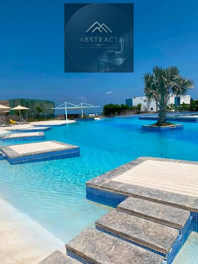 A fully finished, air-conditioned floating chalet offering a spectacular view, available with an 8-year installment plan. Located in Sidi Abdel Rahman