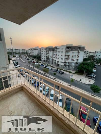In my city, at a special price, an apartment for sale, area 140 square meters, at B10, in a non-damaged street, finishing by the company, consists of (Reisben K)