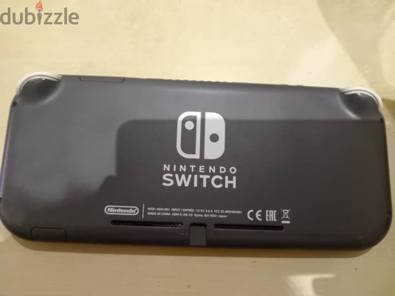 Nintendo switch lite 1