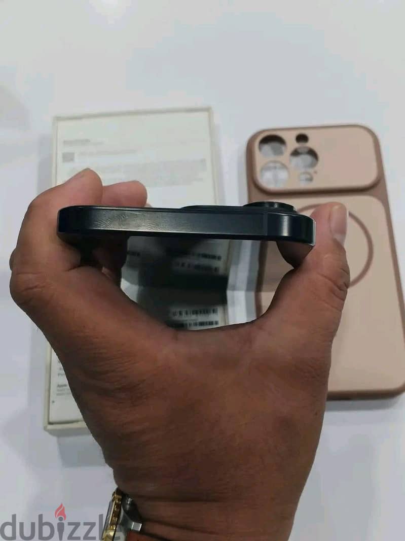 Apple - iPhone 16 Pro Max 6
