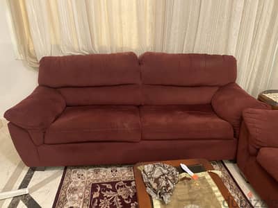 طقم نبيتي  كنبه ٣  ، كنبه ٢ وكرسي ليزي بوي  مشتريه من hub furniture