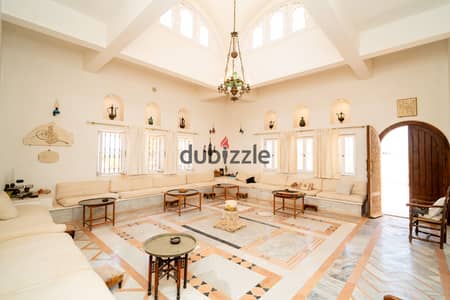 An exceptional opportunity to own a luxurious villa in the heart of King Mariout, combining spacious areas, complete privacy, and elegant design. A rare property with specifications close to palaces.