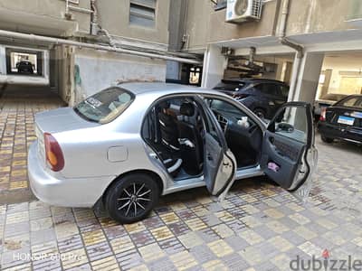 دايو لانوس 2002