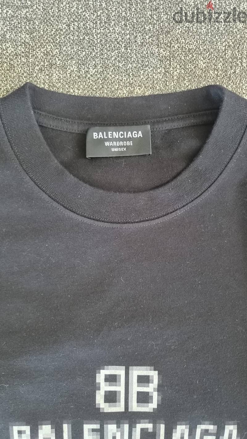 Balenciaga Large T shirt 4