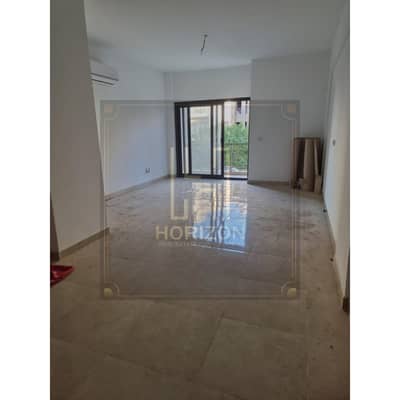 Semi furnished apartment 3rooms rent in Compound Fifth Square Al Marasem