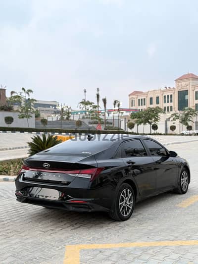 هيونداي إلينترا 2021