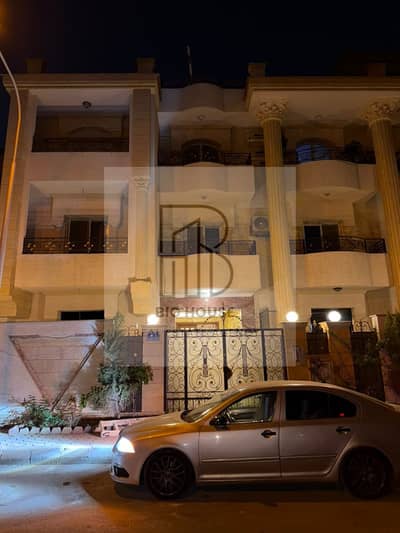  Exceptional Apartment for Sale – 6th District, Obour City   Prime location next to El Sherbiny Mosque, Capital Plaza Mall & Orabi Farms, and close to Line 10 and Obour Main Axis.   Very close to all essential services, schools, and public transportati