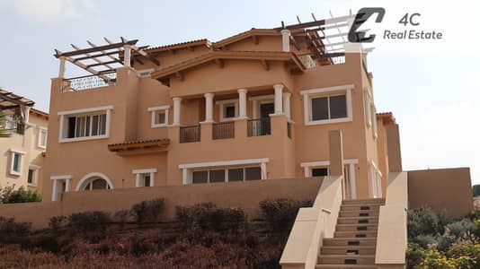 Lowest price for a 215m² townhouse with down payment and installments in Hyde Park, Fifth Settlement with a prime location and excellent layout