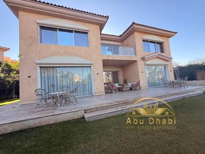 Detached villa for sale in Madinaty  Model "C," Phase 2 (VG2 Villas)  Stunning view overlooking a wide garden area