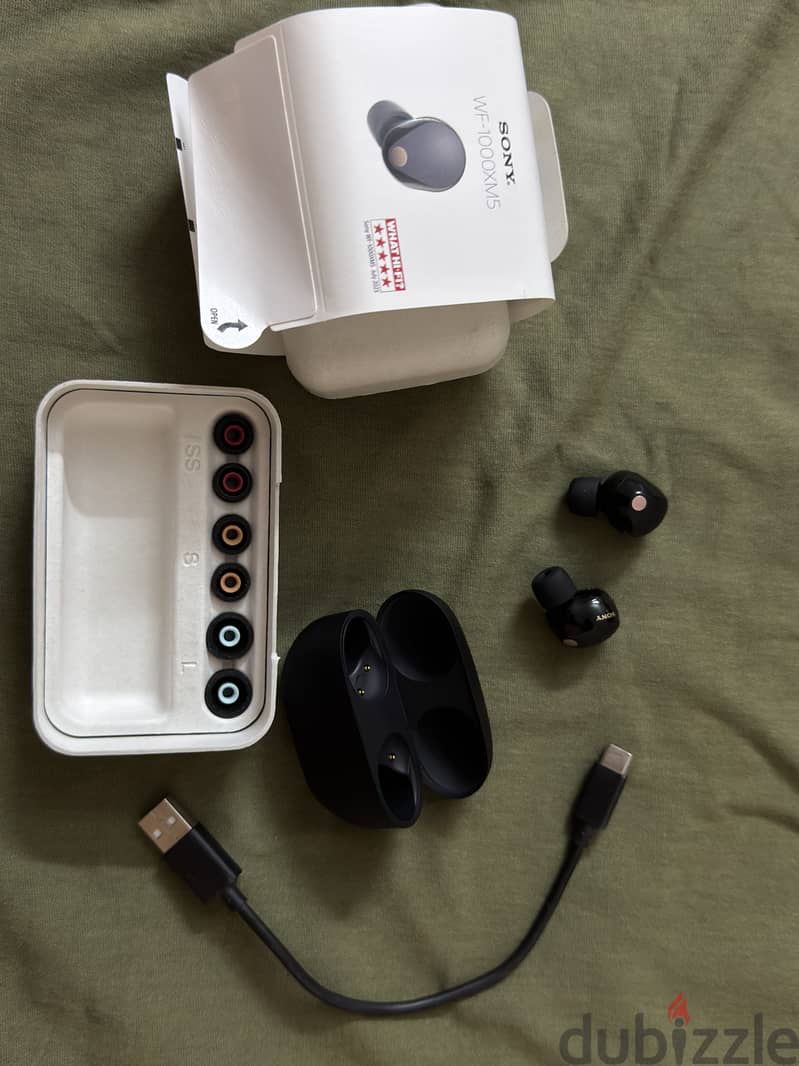 Sony earbuds WF-1000XM5 3