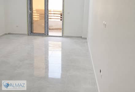 عماره فاضيه اول سكن تشطيب سوبر لوكس للايجار في الأندلس 2 في التجمع الخامس قريب جداً من شارع التسعين الجنوبي ومحور محمد نجيب