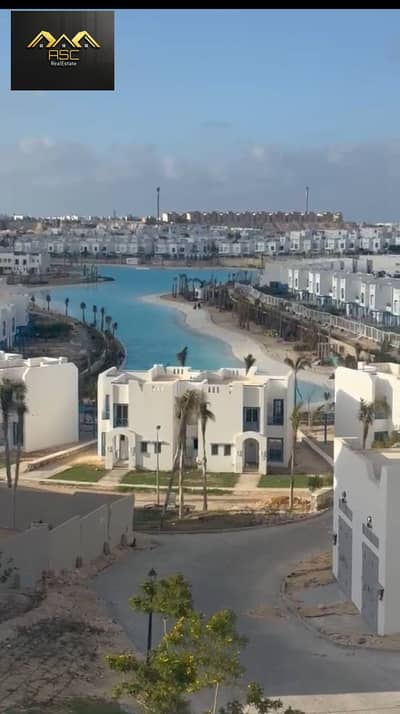A golden opportunity: a 3-bedroom penthouse chalet in Mountain View Ras El Hekma. Fully furnished, 125 sqm, with views of the swimming pool and lagoon