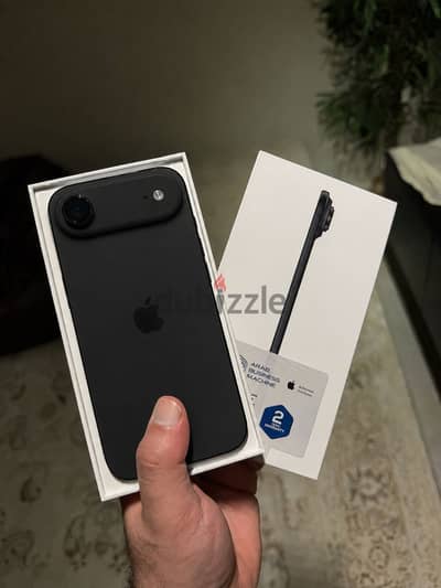 iphone 17 air 256gb ٣٣ شحنه فقط كسر زيزو معفي ضمان محلي