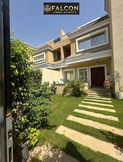 Townhouse for sale with a down payment of 980,000, 50% discount for cash + installments over 12 years in Sarai Compound next to Madinaty on the Suez R