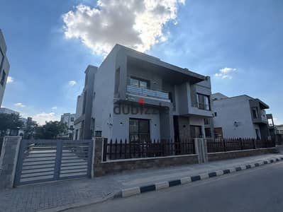 Villa ready for residence with a stunning view for rent in Wosal Views compound