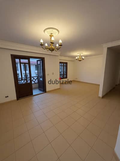 Ground apartment with garden in the new fifth phase