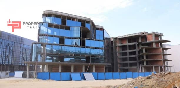 Commercial store rented for 600,000 a year with direct view on the central axis and Al-Masa Hotel
