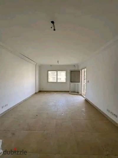For sale in my city 140m second floor fully allocated at a commercial price