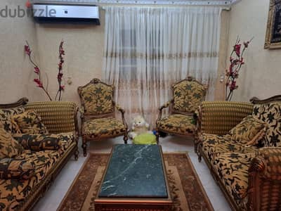 غرفة صالون مذهب عدد ٢ كنبه مع ٢ فوتيه