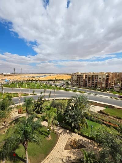 For sale in my city, an apartment of 175m, super Lux finishing, in a prime location on the stream.