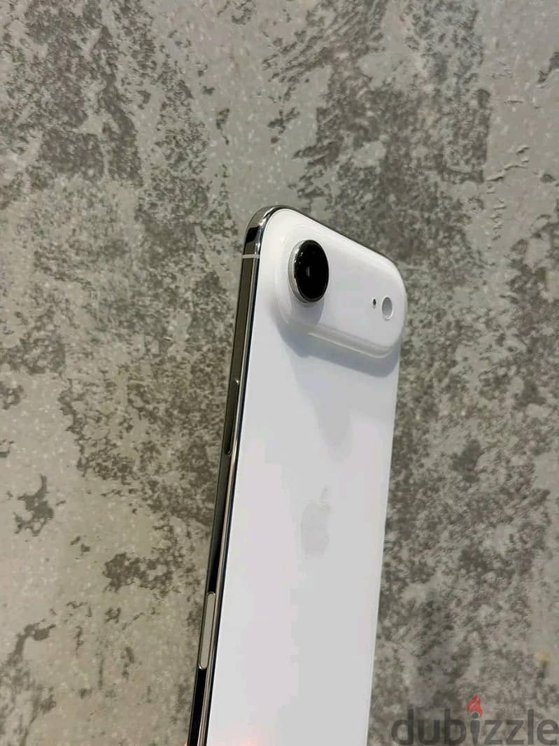 Apple - iPhone 17 Air 4