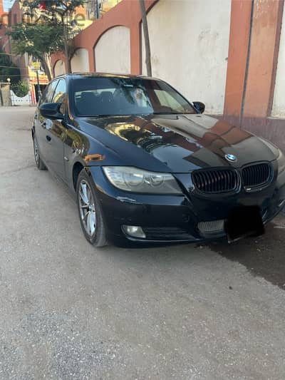 بي ام دبليو 320i 2010 BMW/  320i 2010