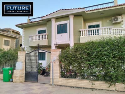 Villa 1070 m in Compound Nazhat Al-Baron in the Third District in New Nazha in front of the Administrative Capital and Saray