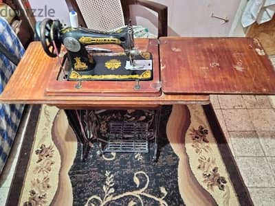 ماكينة خياطة