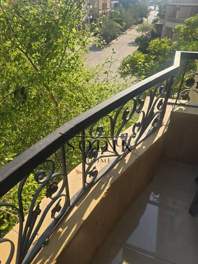 Own a 170 sq m apartment on the second floor in the villas and palaces district, Sixth District, close to services, at a bargain price.