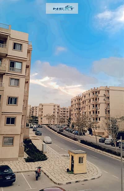 For rent in Madinaty, a new law apartment, 89 sq m, in B6, street view, first floor, unobstructed sea view, very close to services, minutes from South