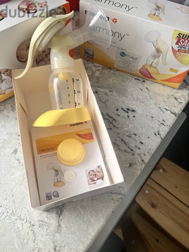 Medela Harmony Manual Breast Pump- excellent condition 3