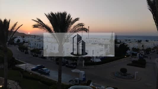 استلام فوري بسعر كاش مميز شاليه Fully Finished فى راس الحكمه MV ماونتن فيو داخل Rhodes