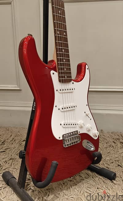 Mint - Squier Affinity SSS in Candy Apple metallic Red